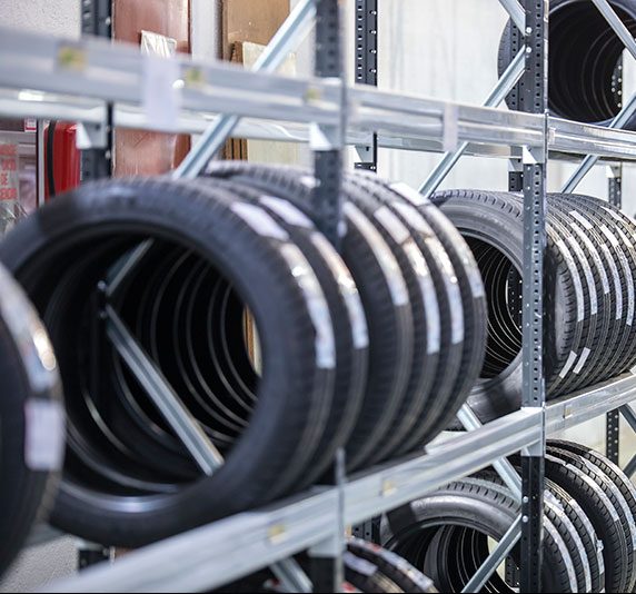 Estanterías para el almacenaje de neumáticos | POLYPAL STORAGE SYSTEMS